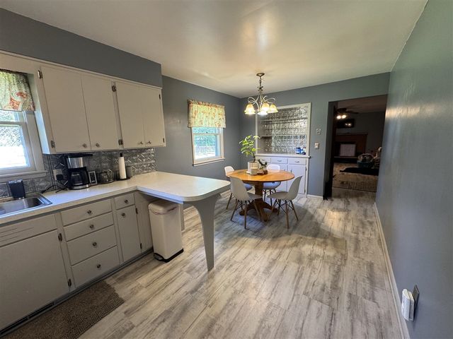 5634 W Hiawatha Lane, Stevensville, MI 49127