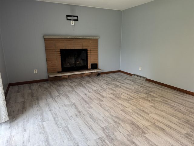5634 W Hiawatha Lane, Stevensville, MI 49127