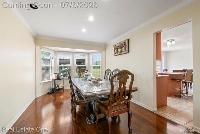 5510 Greenbriar Drive, West Bloomfield, MI 48322