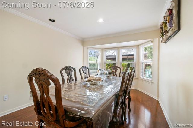 5510 Greenbriar Drive, West Bloomfield, MI 48322