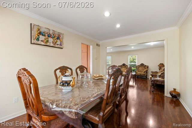 5510 Greenbriar Drive, West Bloomfield, MI 48322