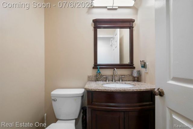5510 Greenbriar Drive, West Bloomfield, MI 48322