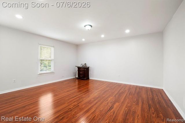 5510 Greenbriar Drive, West Bloomfield, MI 48322