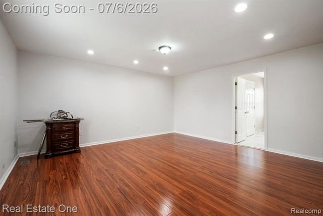5510 Greenbriar Drive, West Bloomfield, MI 48322