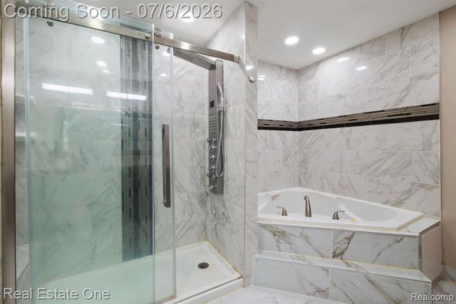 5510 Greenbriar Drive, West Bloomfield, MI 48322