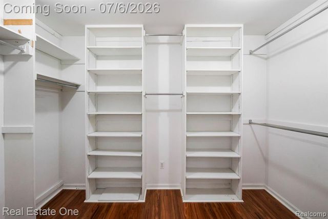 5510 Greenbriar Drive, West Bloomfield, MI 48322