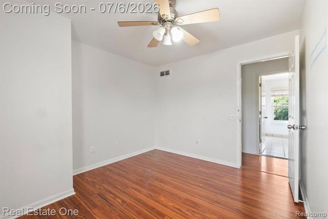 5510 Greenbriar Drive, West Bloomfield, MI 48322