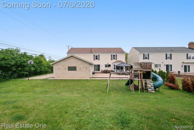5510 Greenbriar Drive, West Bloomfield, MI 48322