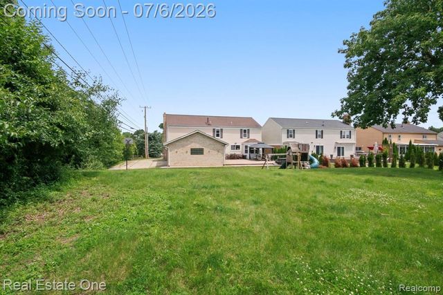 5510 Greenbriar Drive, West Bloomfield, MI 48322