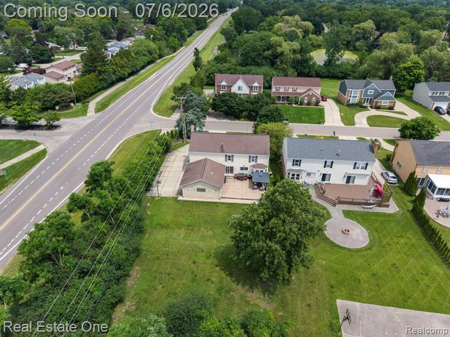 5510 Greenbriar Drive, West Bloomfield, MI 48322