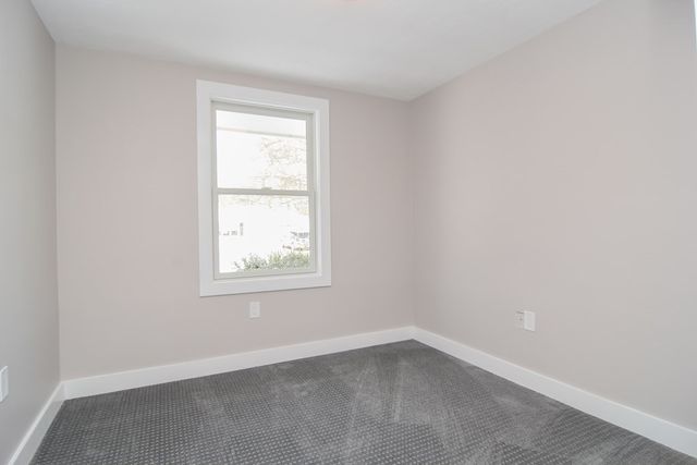 27 Fenway Dr, Framingham, MA 01701