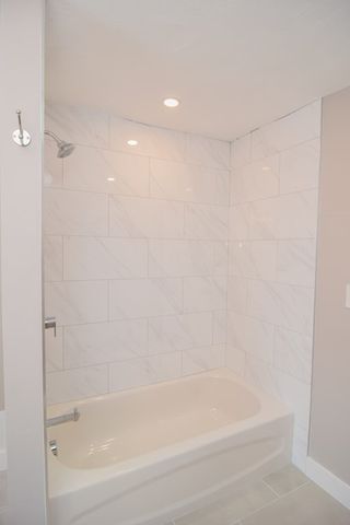 27 Fenway Dr, Framingham, MA 01701