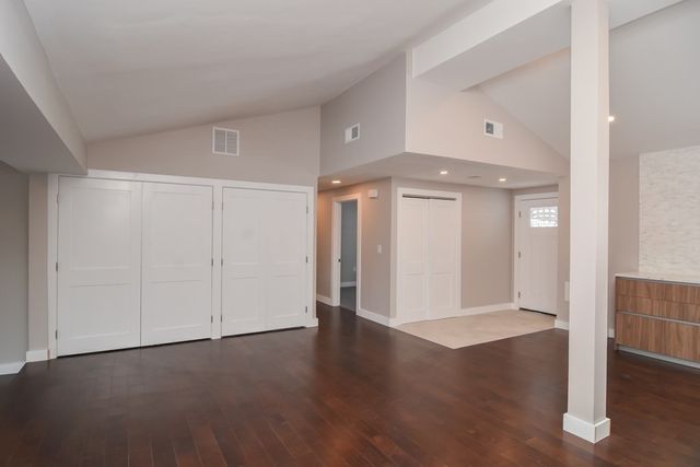 27 Fenway Dr, Framingham, MA 01701