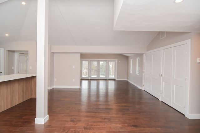 27 Fenway Dr, Framingham, MA 01701