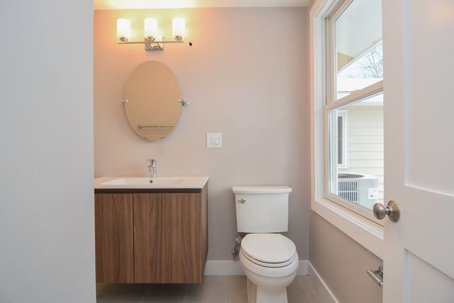 27 Fenway Dr, Framingham, MA 01701