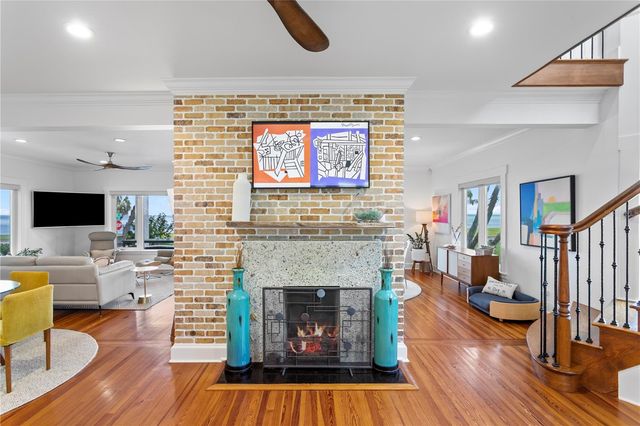 1803 BEACH DRIVE SE, St Petersburg, FL 33705