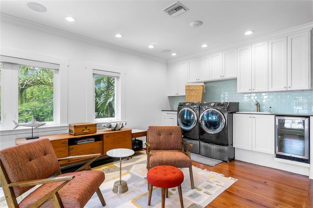 1803 BEACH DRIVE SE, St Petersburg, FL 33705