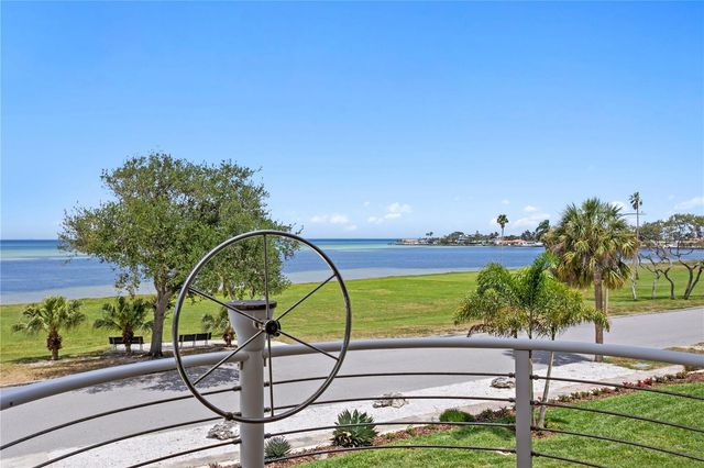 1803 BEACH DRIVE SE, St Petersburg, FL 33705