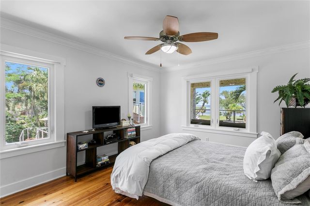 1803 BEACH DRIVE SE, St Petersburg, FL 33705