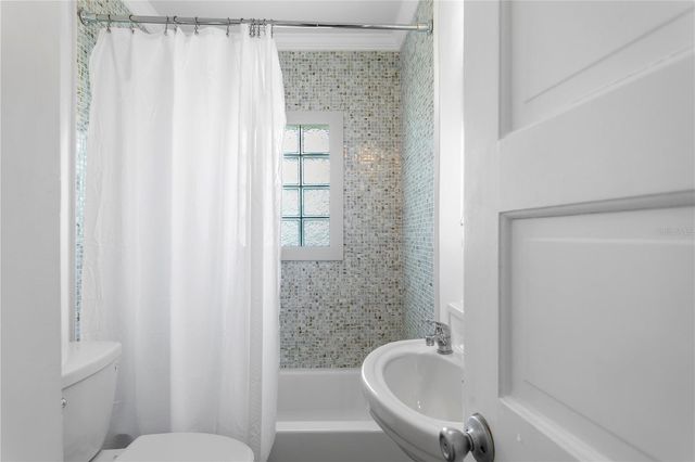 1803 BEACH DRIVE SE, St Petersburg, FL 33705