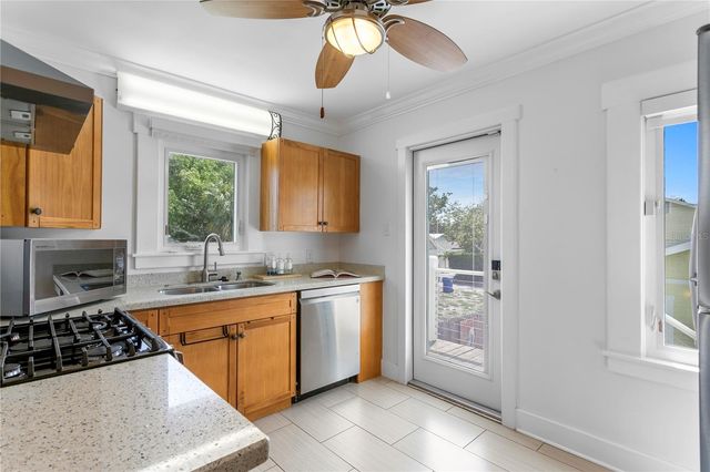 1803 BEACH DRIVE SE, St Petersburg, FL 33705