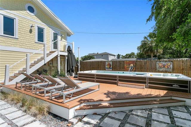 1803 BEACH DRIVE SE, St Petersburg, FL 33705