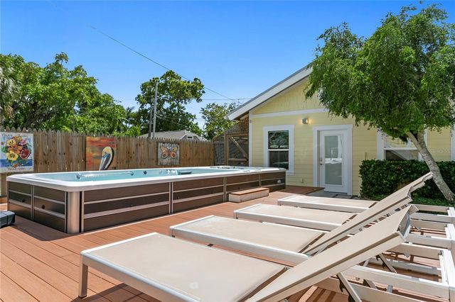 1803 BEACH DRIVE SE, St Petersburg, FL 33705