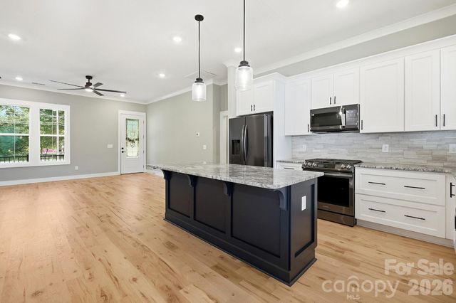 1860 Twin Lakes Road, Rock Hill, SC 29732