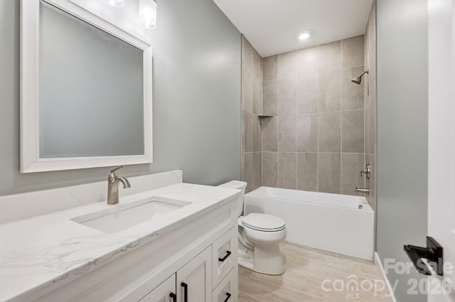 1860 Twin Lakes Road, Rock Hill, SC 29732