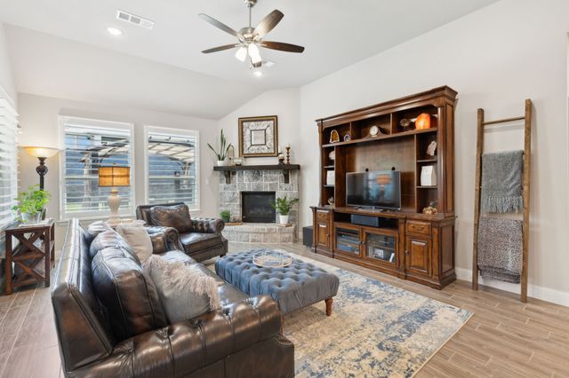 844 Elm Fork Trail, Little Elm, TX 76227