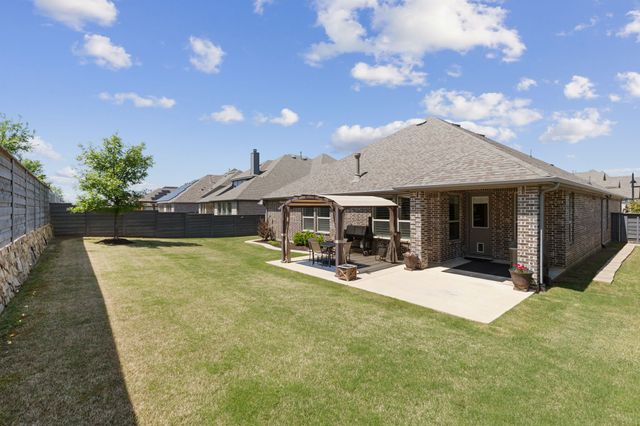 844 Elm Fork Trail, Little Elm, TX 76227