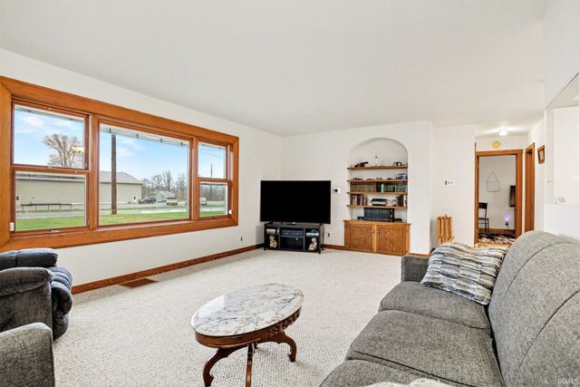 1060 W US Highway 20, Lagrange, IN 46761