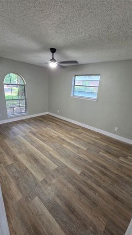 713 N Spears Street, Alvarado, TX 76009