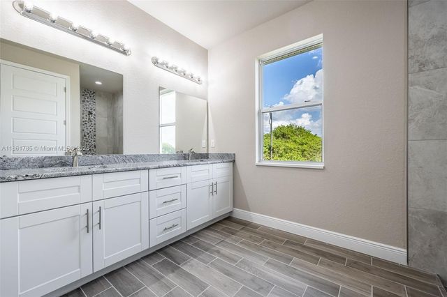 5044 Wild Goose CIR, La Belle, FL 33935