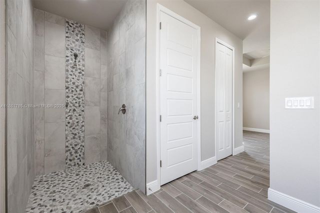 5044 Wild Goose CIR, La Belle, FL 33935