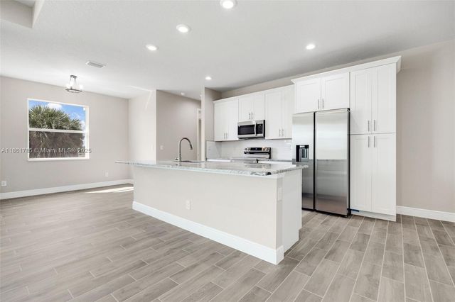 5044 Wild Goose CIR, La Belle, FL 33935