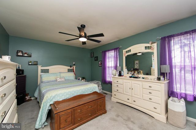 4 TYLER LN, Berlin, NJ 08009