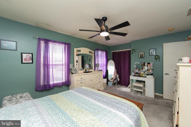 4 TYLER LN, Berlin, NJ 08009