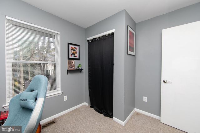 4 TYLER LN, Berlin, NJ 08009