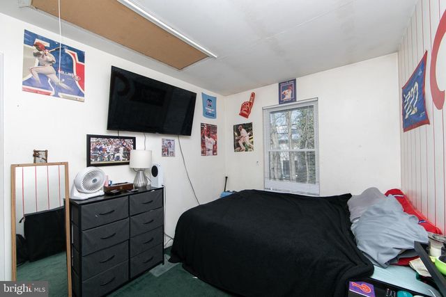 4 TYLER LN, Berlin, NJ 08009