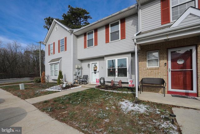 4 TYLER LN, Berlin, NJ 08009