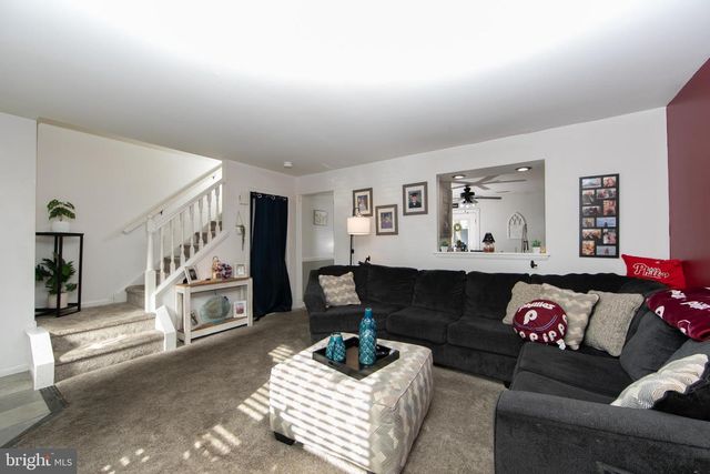 4 TYLER LN, Berlin, NJ 08009