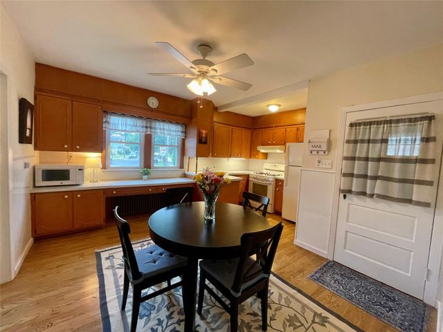 39 Fountain Street, Hicksville, NY 11801
