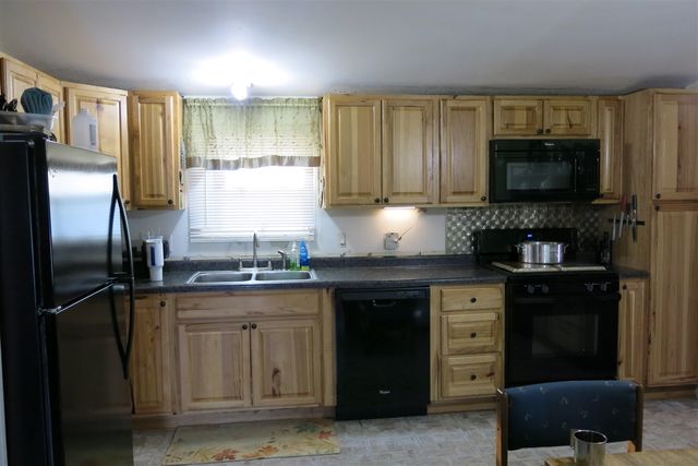 1137 Jonesville Road, Quincy, MI 49082