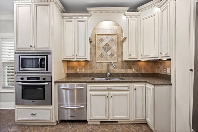 7448 Miss Madison Way, Ooltewah, TN 37363