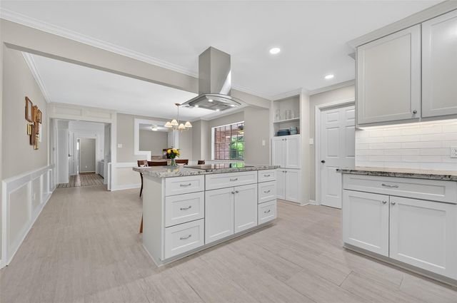 16529 De Lozier Street, Jersey Village, TX 77040