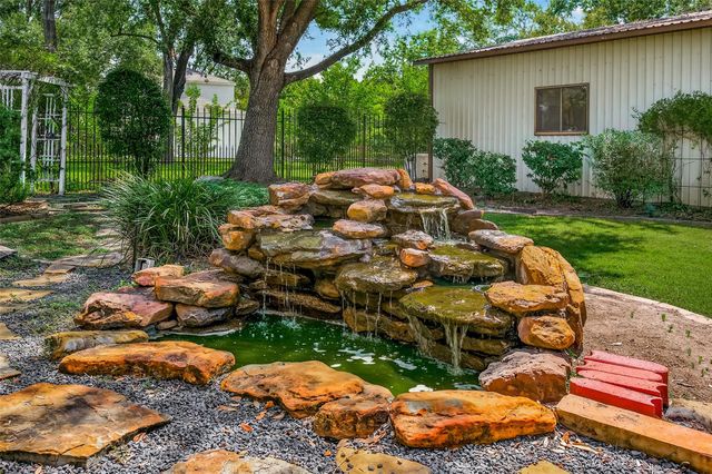 16529 De Lozier Street, Jersey Village, TX 77040