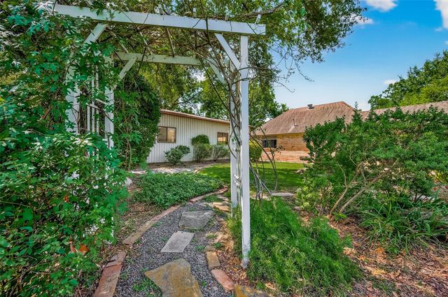 16529 De Lozier Street, Jersey Village, TX 77040