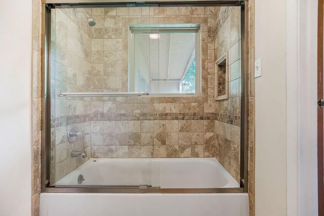 19218 E 6th Street N, Independence, MO 64056