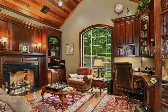 282 & 260 Searles Road, Pomfret, CT 06259